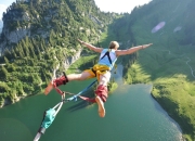 开云官网-拉文攻防两端统治全场，黄蜂力克北京队展现唯一性