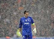 开云体育APP下载-绝杀与接管，当足球的戏剧性遇见篮球的孤胆英雄