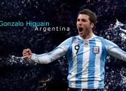 开云体育在线-赛道上的红色闪电，塞恩斯刷新纪录之夜，红牛二队绝杀法拉利