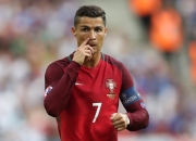 开云平台-库里统治全场，篮网绝杀马刺，当个人英雄主义遇上团队奇迹