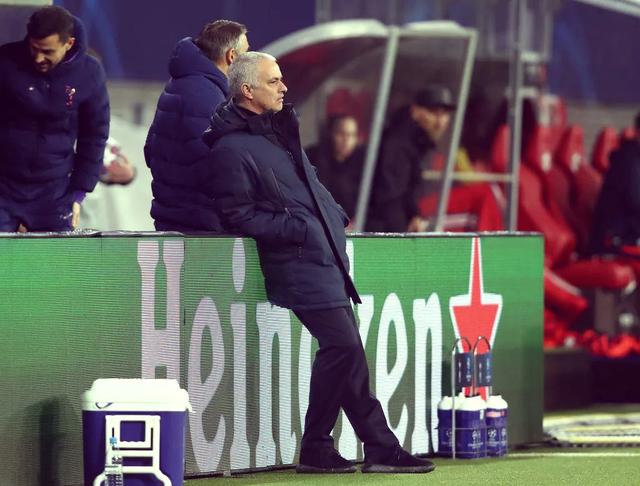 热刺客场输球，穆里尼奥面临挑战