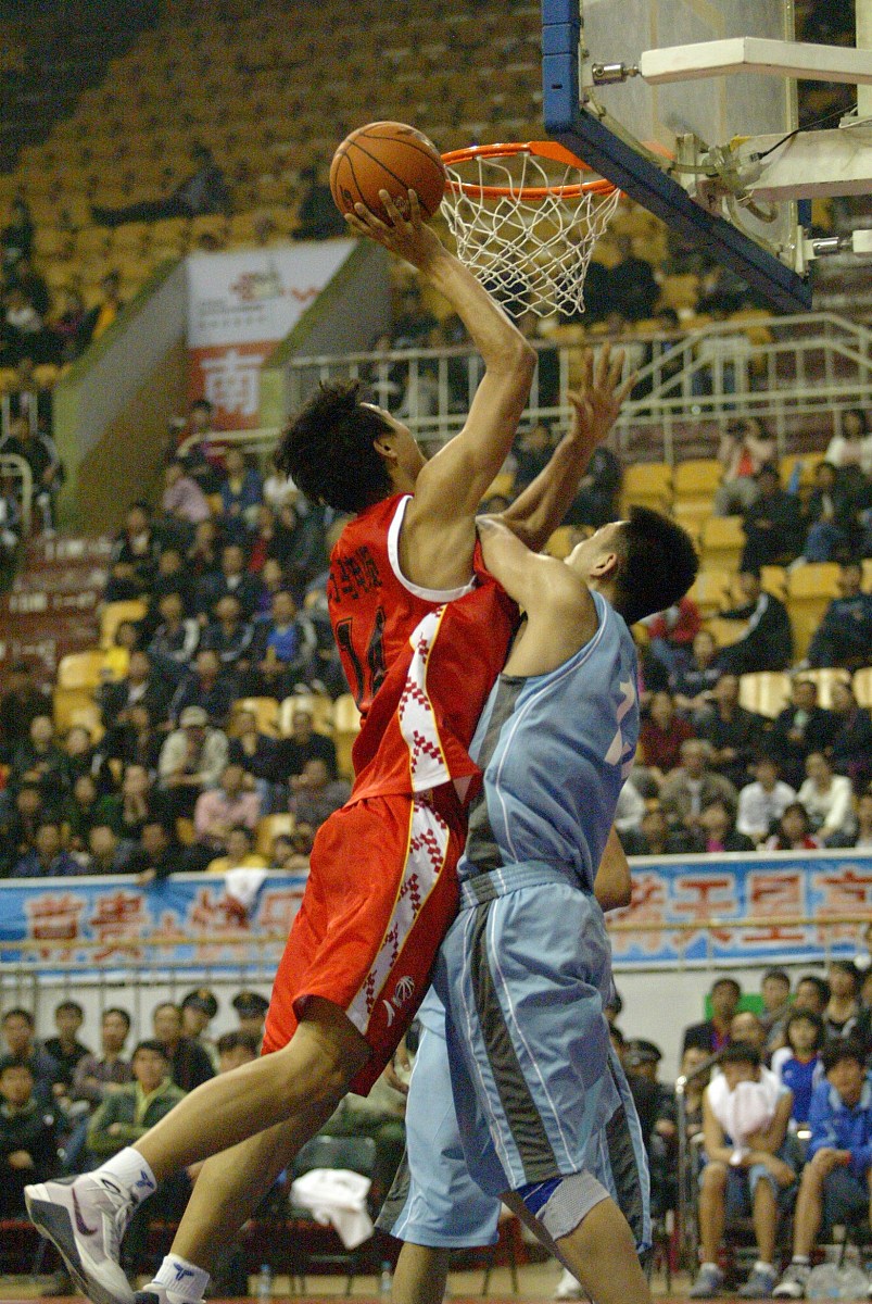 关于防守型中场因伤缺席,球队实力受到影响的信息 关于防守型中场因伤缺席,球队实力受到影响的信息