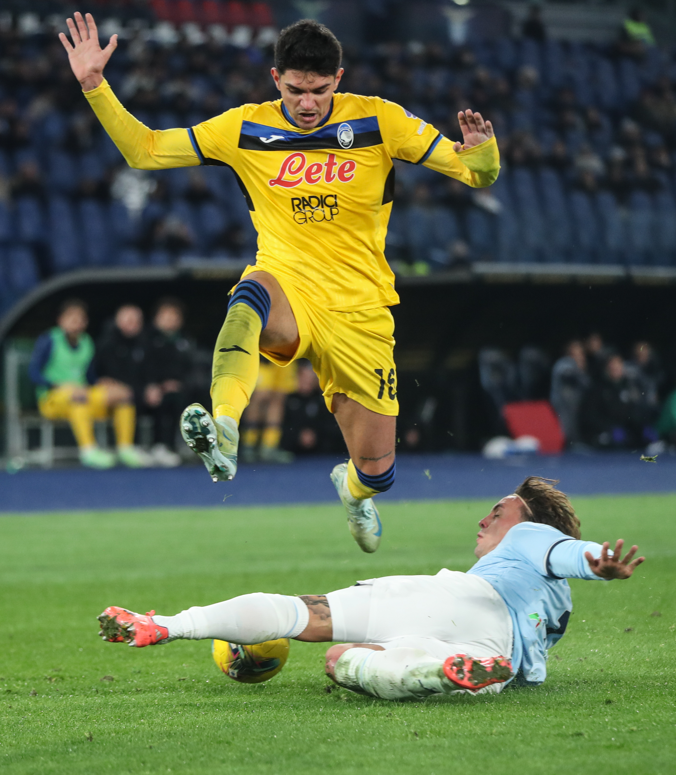 意甲异常激烈,球队拼尽全力 意甲异常激烈,球队拼尽全力