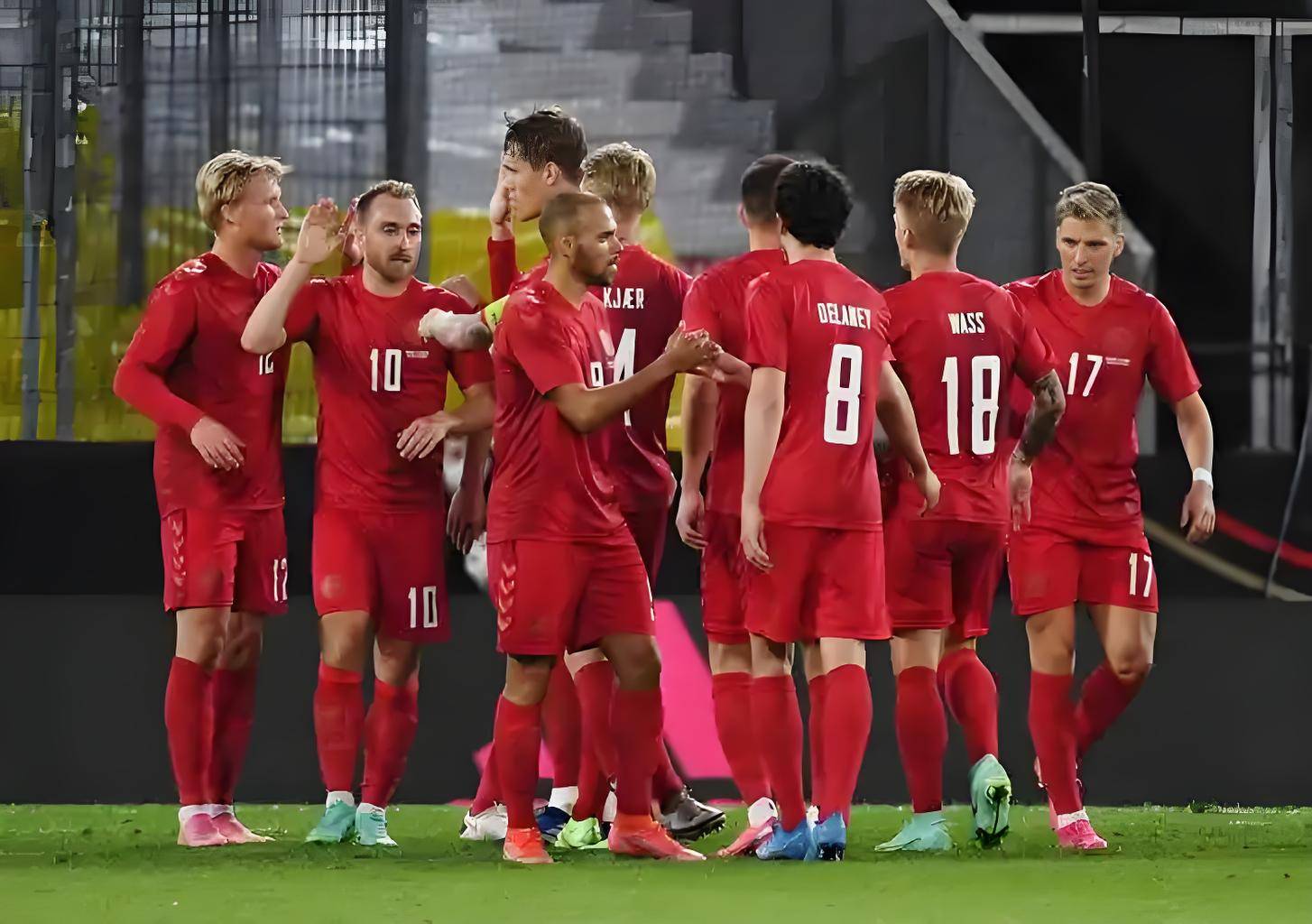 包含拜仁慘遭一球子,客场落败出局悲情的词条 包含拜仁慘遭一球子,客场落败出局悲情的词条