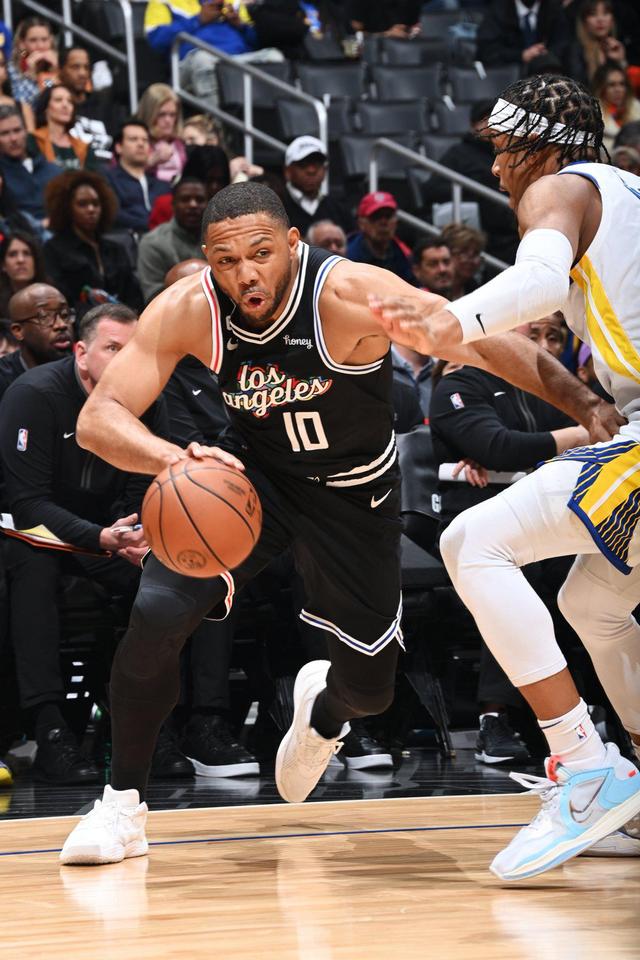 新疆队轻取快船,锡安惊艳四座 新疆队轻取快船,锡安惊艳四座