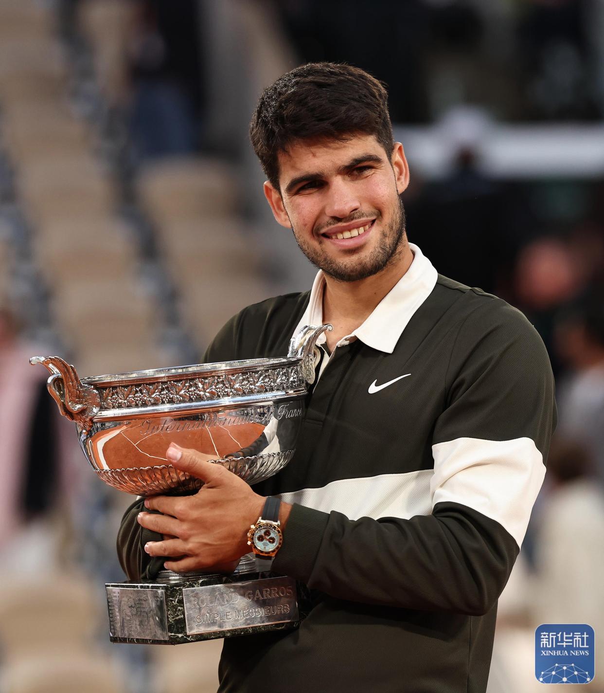 包含法网鏖战拉沃尔杯,阿尔卡拉斯统治全场的词条 包含法网鏖战拉沃尔杯,阿尔卡拉斯统治全场的词条