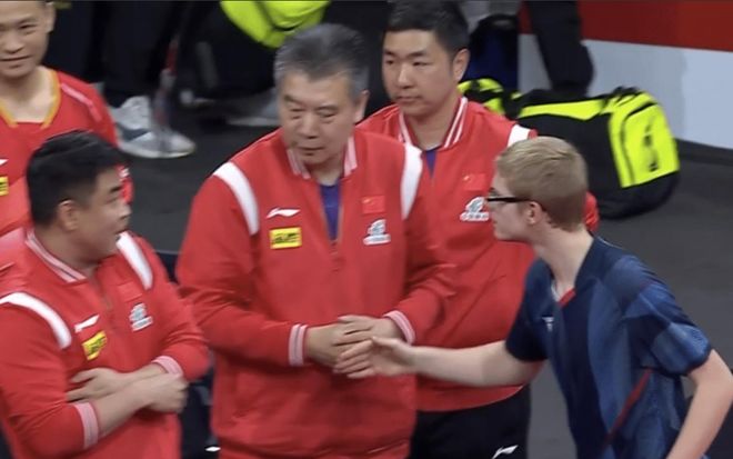 英格兰队翻盘法国队，马龙带队取胜