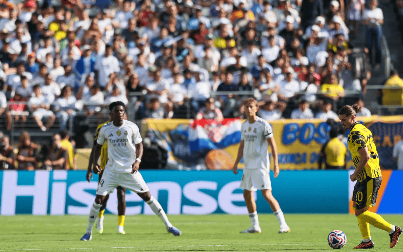 奥地利完胜多特蒙德，库尔图瓦带队取胜