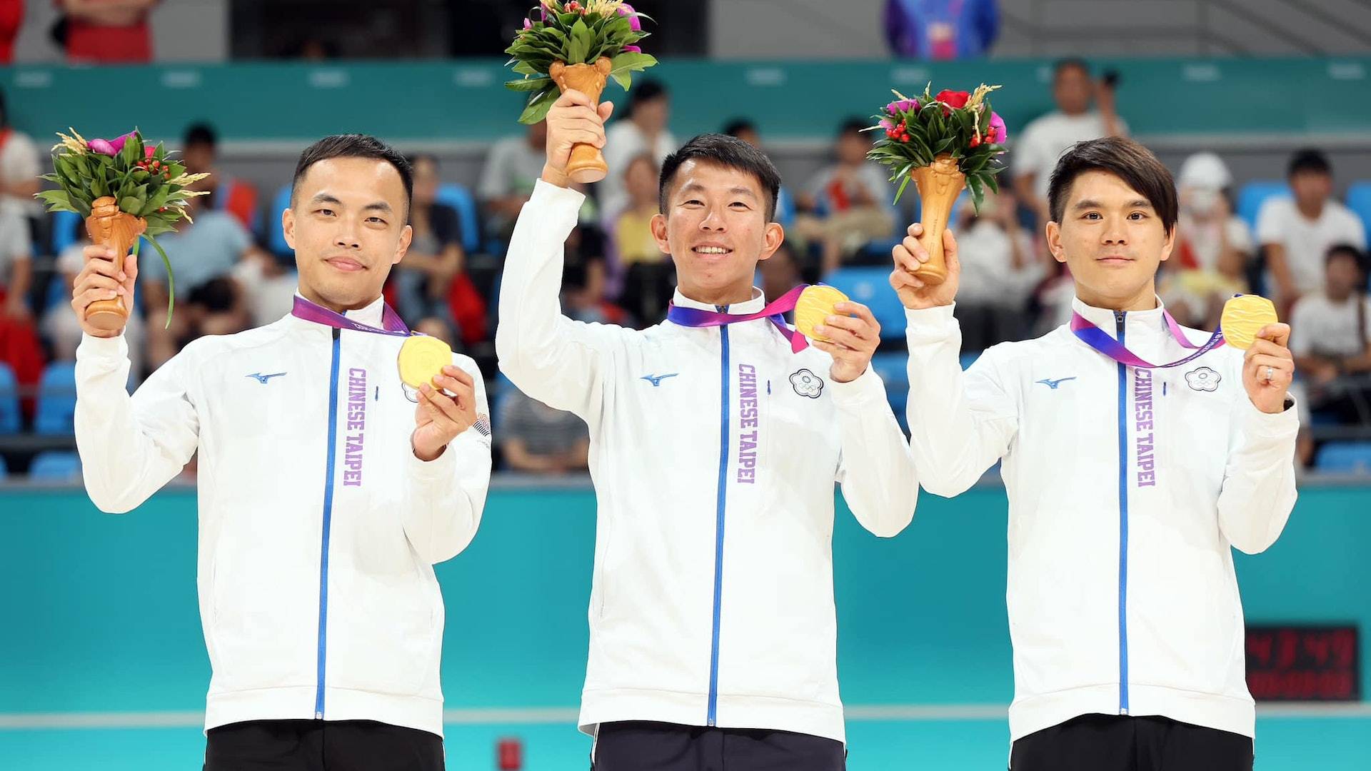 关于中国队绝杀泰国队，黄鸭组合高光表现的信息