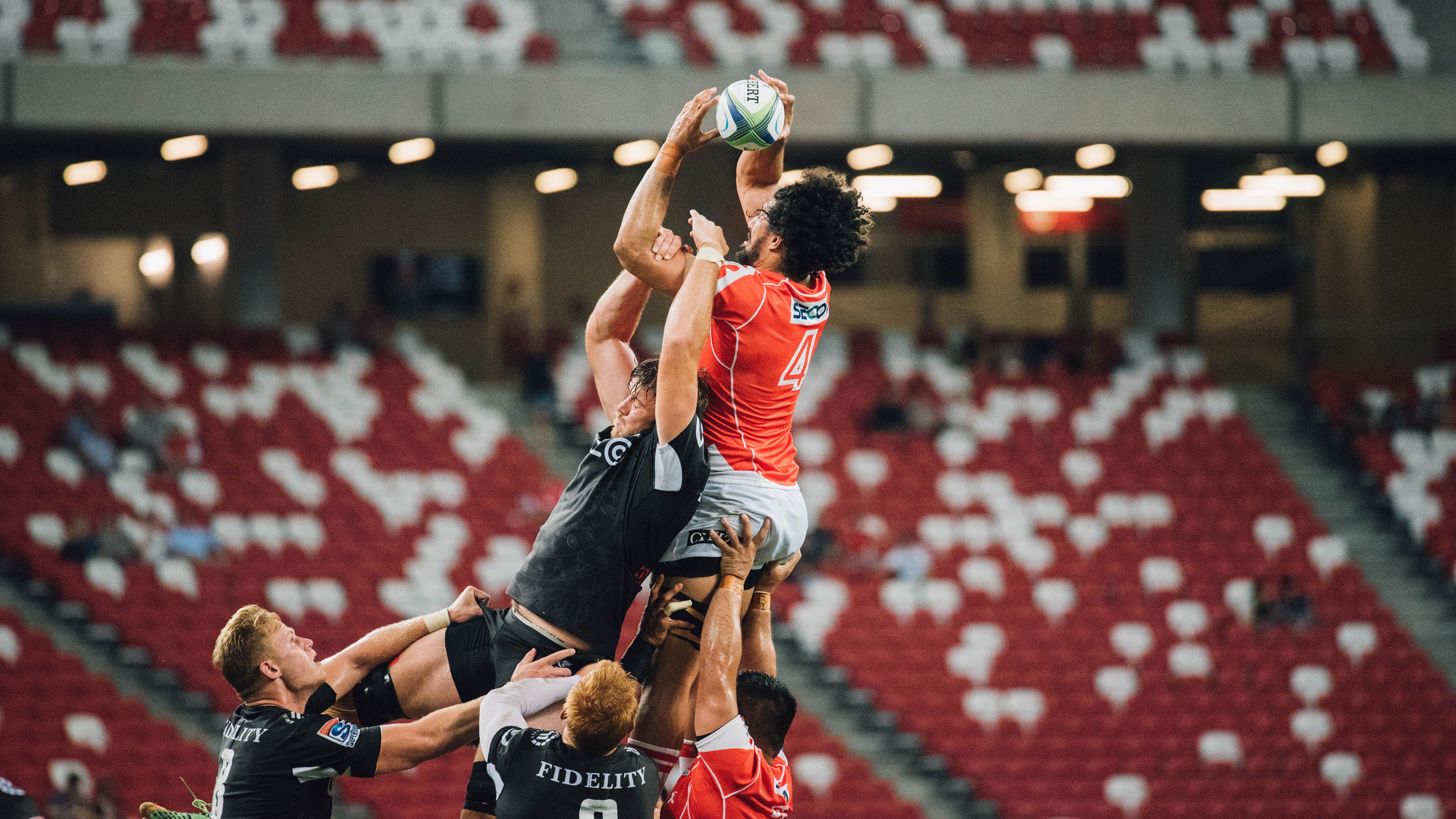 雷霆踏平掘金，库里让比赛提前失去悬念