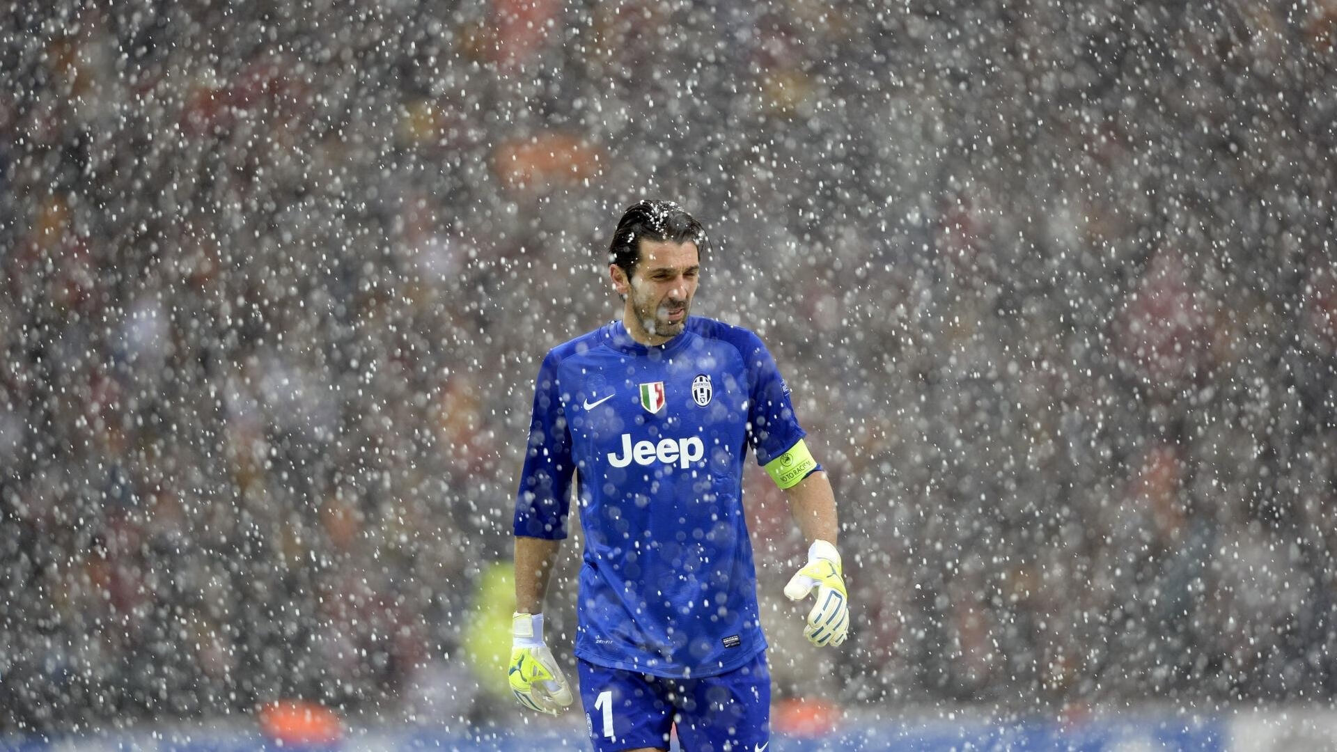 欧冠淘汰赛之夜,三笘薰在焦点战证明自己